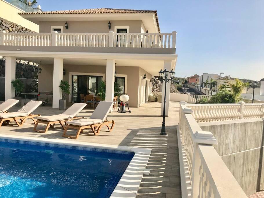 Villa Vista Bella Costa Adeje In Ruhiger Villengegend Mit Meerblick Kültér fotó