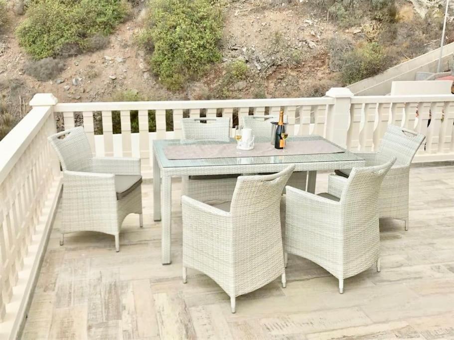 Villa Vista Bella Costa Adeje In Ruhiger Villengegend Mit Meerblick Kültér fotó