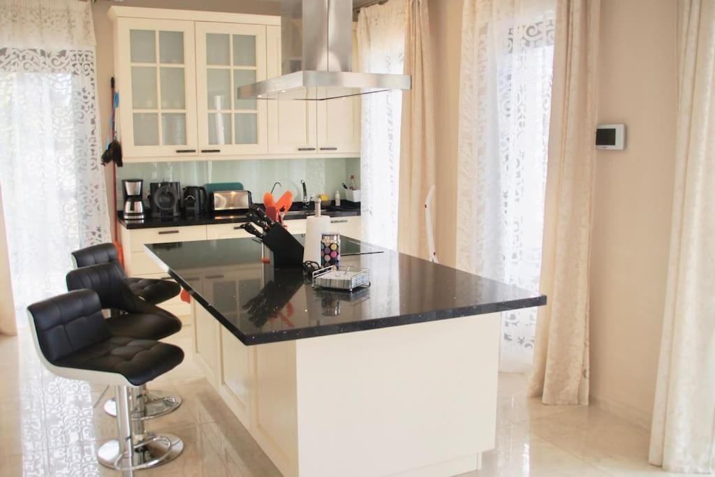 Villa Vista Bella Costa Adeje In Ruhiger Villengegend Mit Meerblick Kültér fotó