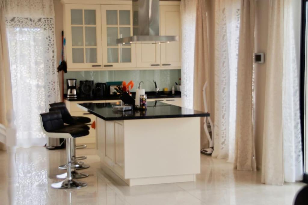 Villa Vista Bella Costa Adeje In Ruhiger Villengegend Mit Meerblick Kültér fotó