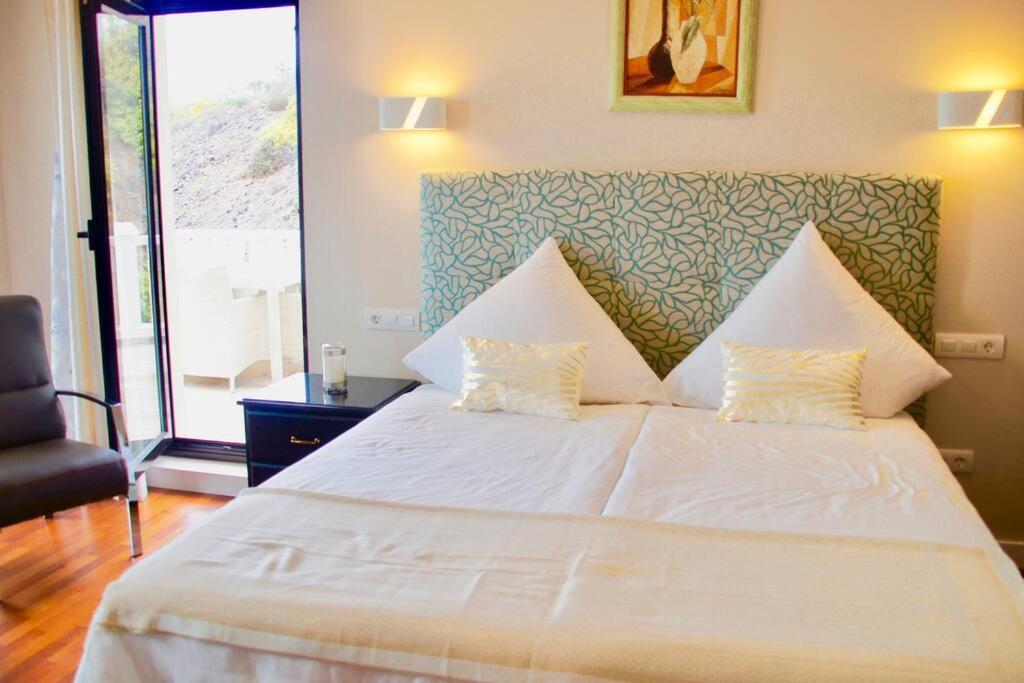 Villa Vista Bella Costa Adeje In Ruhiger Villengegend Mit Meerblick Kültér fotó