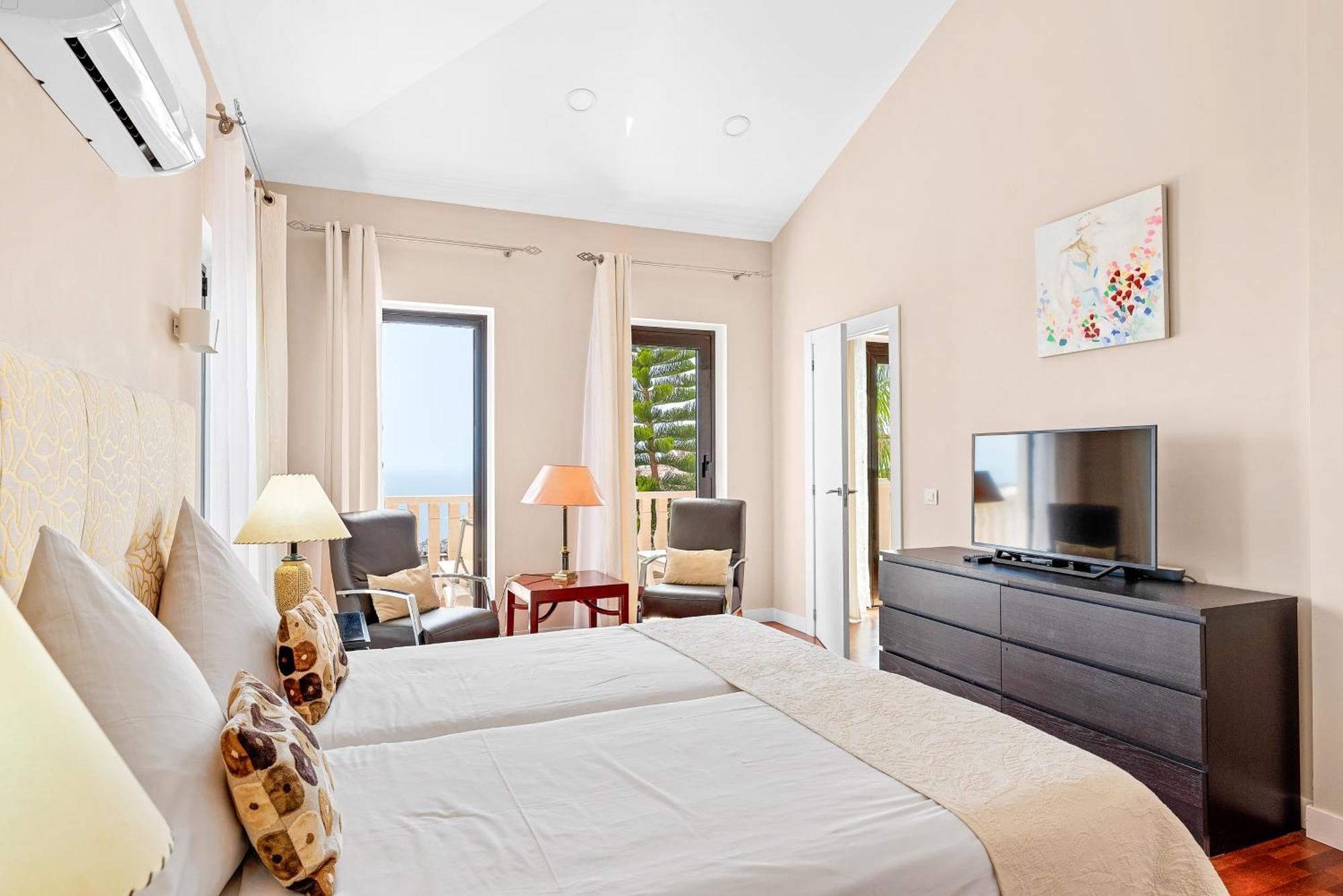 Villa Vista Bella Costa Adeje In Ruhiger Villengegend Mit Meerblick Kültér fotó