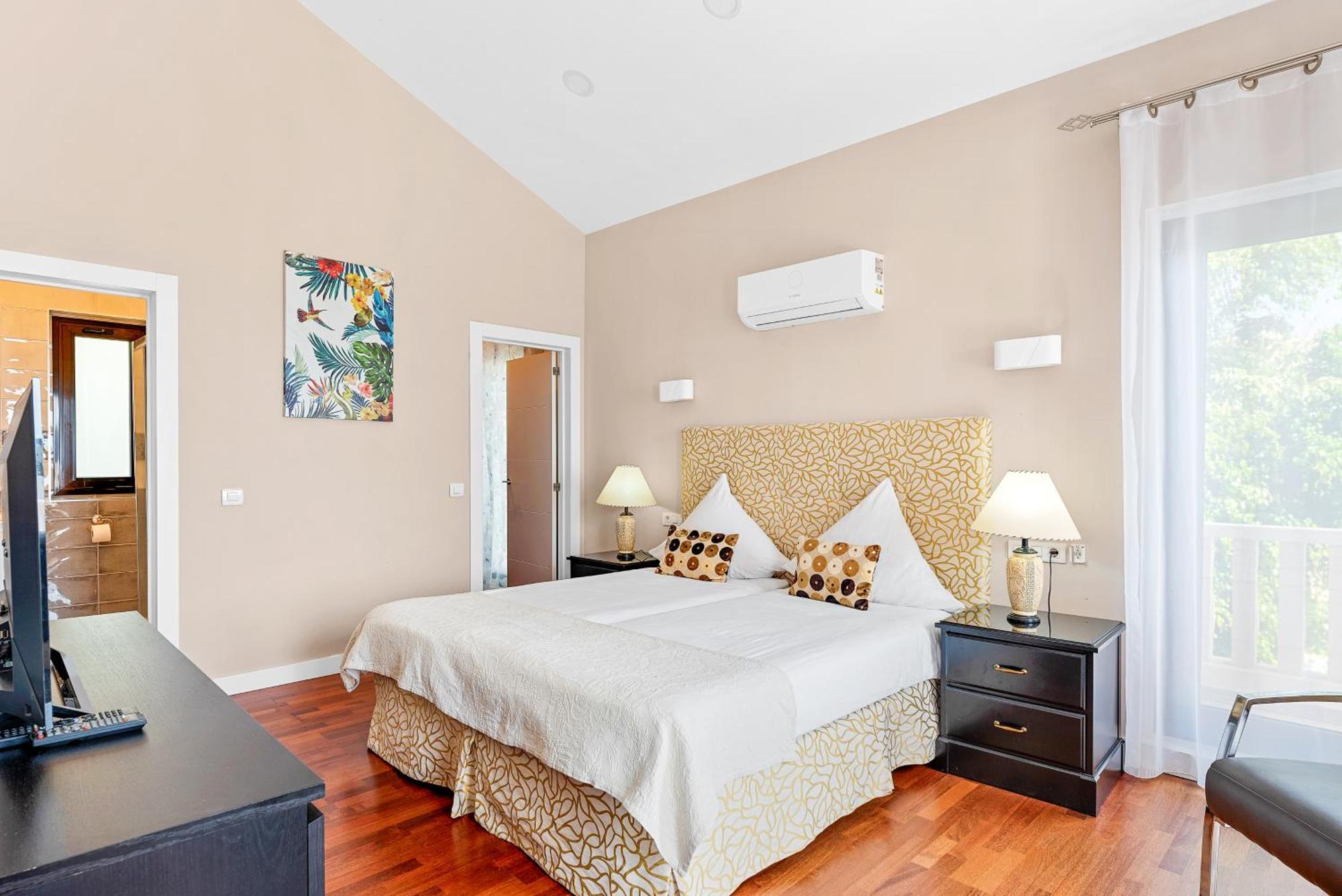 Villa Vista Bella Costa Adeje In Ruhiger Villengegend Mit Meerblick Kültér fotó